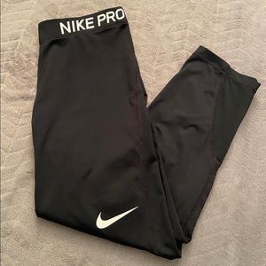 Nike Pro Capri Leggings🤍
